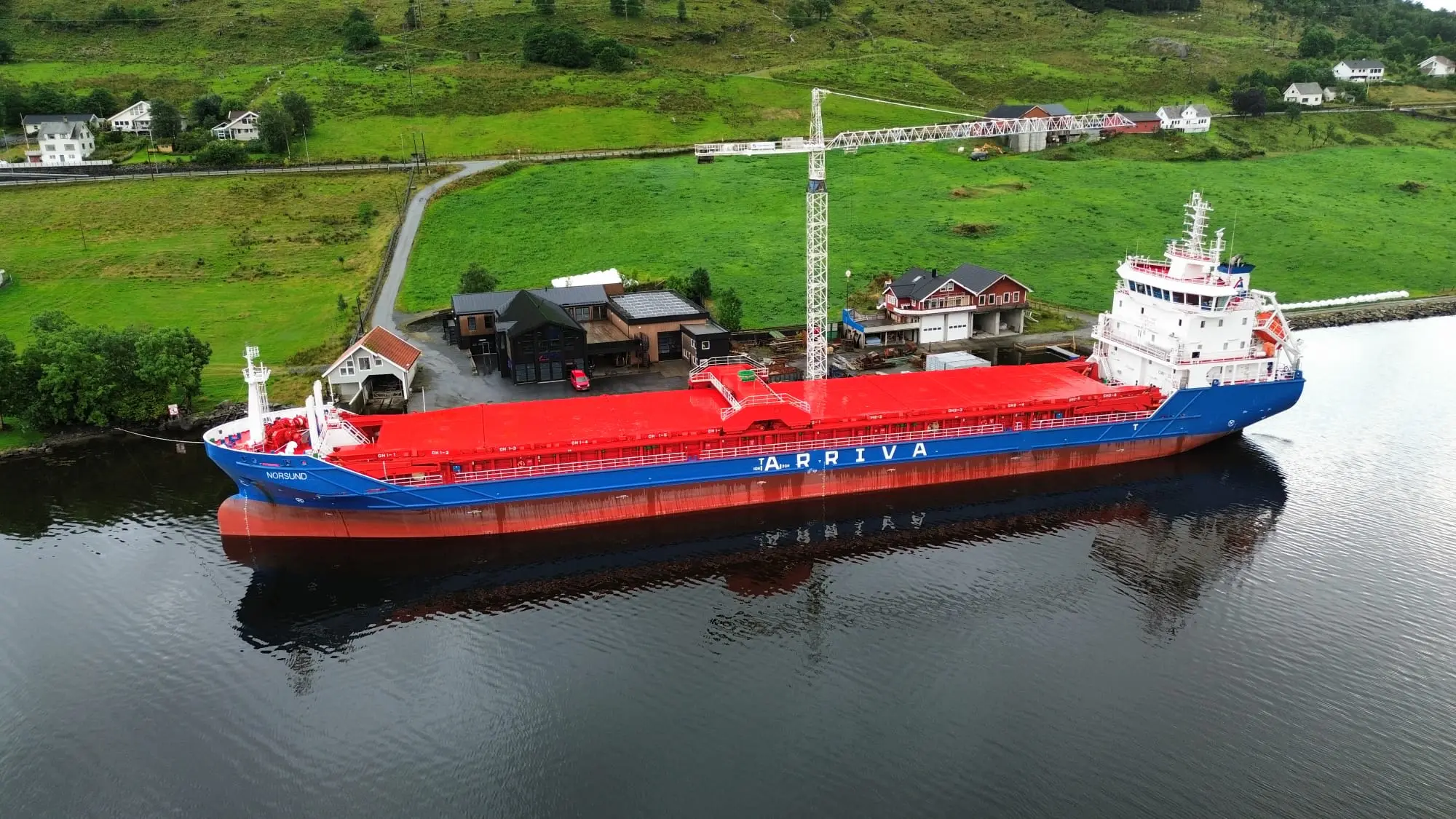 M/V Norsund: Cała długość kadłuba, 119,9 m